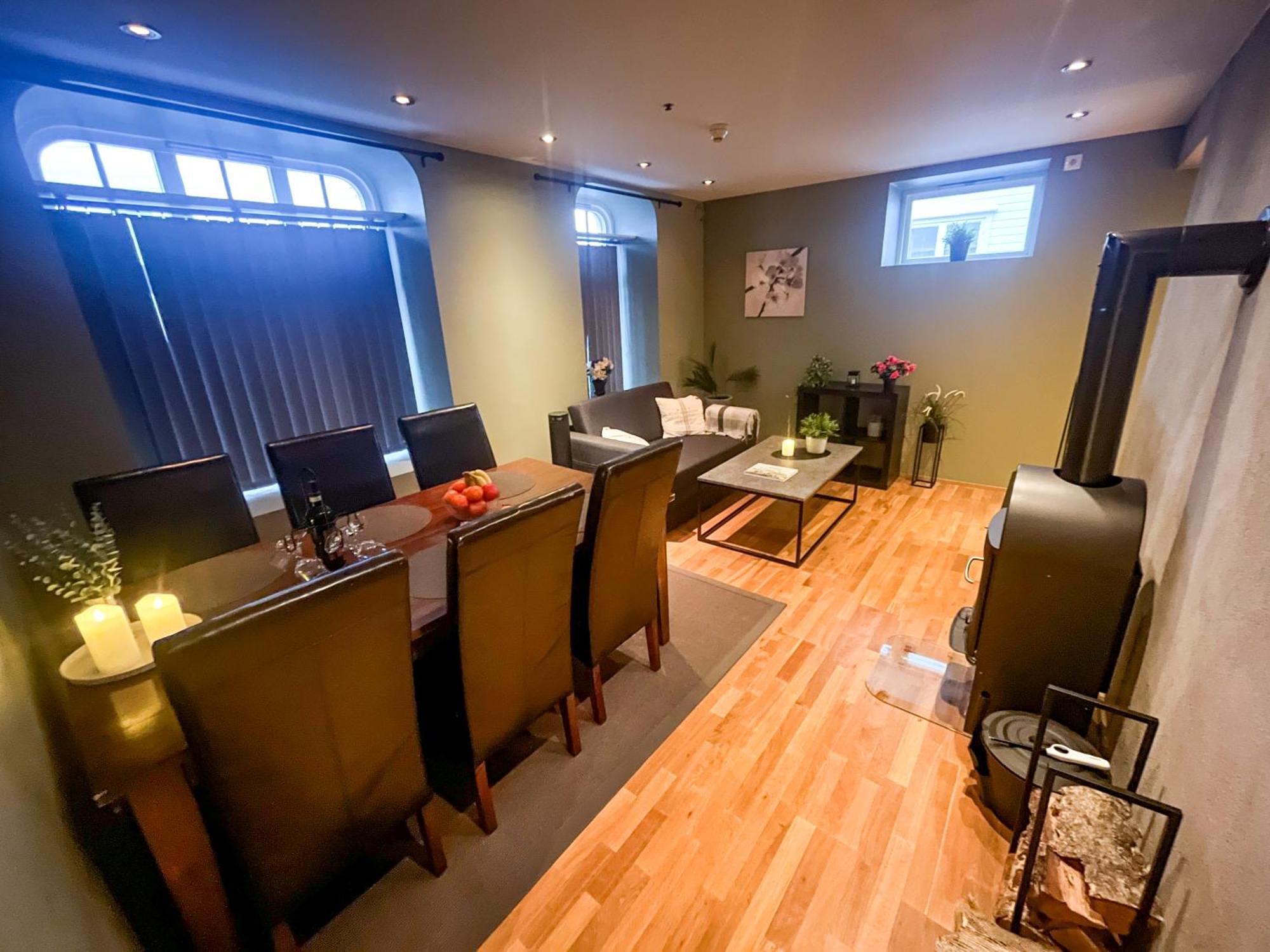 Two-Bedroom City Apartment With Fire Place, Free Parking And Fjordview Terrace - Calm And Central Олесун Екстериор снимка